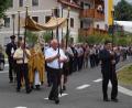 Bild: bnr
Zahlreiche Wallfahrer und die Gläubigen der Pfarrei beteiligten sich an der eucharistischen Prozession durch den Ort, die ein Höhepunkt des Kirchenpatroziniums war.