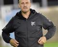 Bild: Alfred Schwarzmeier
Der Ettmannsdorfer Trainer Mario Albert kann in der neuen Landesliga-Saison auf eine gewachsene Mannschaft bauen. Gegenüber der
vergangenen Spielzeit gab es nur wenig Veränderungen.