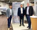 Bild: exb
Buchtal-Werkleiter Thomas Betz (Mitte) führte den Landtagsabgeordneten Christoph Skutella (links) und den Bundestagsabgeordneten Ulrich Lechte (rechts) durch das Unternehmen.