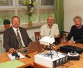 Bild: Dobmeier
Das Ergebnis der zweitägigen Klausurtagung der Freien Wähler Weiden präsentieren (von links) Bernhard Herzog und Peter Leitermann, Vorsitzender Bernhard Schlicht, Rainer Sindersberger sowie Otmar Neubauer.