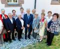 Bild: hai
Das Gruppenbild zeigt die Jubilare der eisernen (65 Jahre) und diamantenen Konfirmation (60 Jahre) zusammen mit Pfarrer Dirk Grafe (Dritter von links).