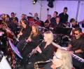 Bild: kro
Die 20köpfige City Band verzauberte die vielen Besucher im Reathaushof und traf mit ihrer Schlagerparty voll ins Herz der vielen Schlagerfans.