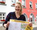 Bild: njn
Carolin Böckl hält schon das Programm für das 21. Bürgerfest in Erbendorf in der Hand. Sie berichtet, was es bei der Veranstaltung zu organisieren gilt.