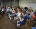 Bild: jr
Schon seit längerer Zeit üben die Musiker der Konnersreuther Blaskapelle unter der Leitung von Armin Scharnagl (links) für die Serenade am 20. Juli. Mit dabei sein wird auch die Blaskapelle Ernestgrün.