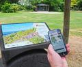 Bild: Gabi Schönberger
Informationen über den Max-Reger-Park und den Triton-Brunnen finden sich auf der Informationsstele am Rande des Serenadengeländes. Per QR-Code kann der Wanderer die Infos abrufen. Die Stele selbst wurde von Schülern des FOS-Zweiges Gestaltung emtworfen.