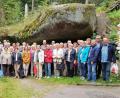 Bild: dü
Theaterfreunde aus Kastl und dem Kolping-Bezirk Neumarkt beim Erinnerungsfoto auf der Luisenburg.