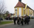 Bild: hme
Die Filialkirche St. Barbara geht, wie hier beim Barbarafest, mit gutem Beispiel voran, so wünscht sich die Kirchenverwaltung die gesamte Durchgangsstraße