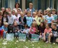 Bild: fpoz
Nach mehreren Wochen der intensiven Beobachtung und Pflege wurden die Schmetterlinge freigelassen. Unser Bild zeigt einen Teil der Schüler mit ihren Klassenleitern Daniela Faltenbacher, Michaela Härtl und Christa Besold.