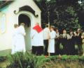 Bild: tu
Die Einweihung der Waldkapelle am 15. Juni 1979 durch Dekan und Stadtpfarrer P. Andreas Pfeiffer. Die Pleysteiner Sängergruppe umrahmte die Feierlichkeiten.