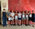 Bild: Bernadette Spörer/exb
Große Freude über das Niveau B1 (von links): Fachbetreuerin Konstanze Schlereth, Janis Stigler, Leon Pollok, Jana Jüntgen, Anna Meckl, Hannah Auernhammer, Nicole Ott, Leonie Berndt und Lehrerin Bernadette Spörer.