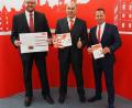 Bild: Bühner
Zufrieden mit der Jahresbilanz der Vereinigten Sparkassen sind (von links) Verwaltungsratsvorsitzender Landrat Andreas Meier, Vorstandsvorsitzender Josef Pflaum und Vorstandsmitglied Gerhard Hösl.