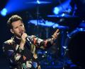 Bild: Britta Pedersen/dpa
Johannes Strate von der Band "Revolverheld: Die Musiker spenden die Gage für den Auftritt bei den den Schlossfestspielen in Regensburg an die Regensburger Seenotretter von "Sea-Eye".