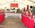 Bild: kro
Imposante Kulisse mit den Festdamen beim Gottesdienst im Festzelt.