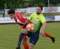 Bild: ham
Max Mischinger (vorne, Szene aus der Partie gegen Neukirchen) und die SpVgg Pfreimd unterlagen am Mittwochabend beim TSV Kareth-Lappersdorf.