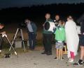 Bild: weu
Ab 22 Uhr ging es los mit der Verdunkelung des Mondes. Viele Freunde der Astronomie beobachteten die astronomische Besonderheit auf der Anlage der Sternwarte.