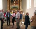 Bild: exb/Förderverein Simultankirchen
Die Teilnehmer sehen sich in der Katharinenkirche genauer um.