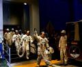 Bild:  NASA/dpa 
Die Apollo 11-Crew, Missionskommandant Neil Armstrong, Kommandomodulpilot Michael Collins und Mondlandefähre Pilot Buzz Aldrin, verlässt das Betriebsgebäude für bemannte Raumfahrzeuge des Kennedy Space Center während des Countdowns vor dem Start.