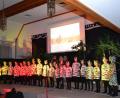 Bild: gi
Der Schulchor führt das Musical „Tuishi Pamoja“ mit viel Begeisterung auf. Die Geschichte über Feindschaft und Freundschaft von Zebras und Giraffen spielt in der Savanne Afrikas.