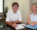 Bild: wro
Stellvertretender Schulleiter Thomas Metzler und Anja Wried-Wiesend stellten das neue Schulfach vor, das künftig am Beruflichen Schulzentrum in Wiesau als Wahlfach angeboten wird.
