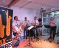 Bild: aks
Von den Beatles, Gershwin und Mancini bis Stevie Wonder und Joe Zawinul hatten "The Sax-Brothers" alles im Programm, was zum Soundtrack eines Bilderbuch-Sommerabends in Elbart gehört.