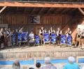 Bild: wku
Auf der Bühne im Pfarrgarten unterhalten die Dagesteiner Musikanten ihr Publikum mit beliebten Stücken der bayerischen und böhmischen Blasmusik.