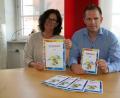 Bild: fpoz
Bürgermeisterin Friederike Sonnemann und Jugendreferent Christian Fritsch stellten das Ferienprogramm vor.