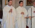 Bild: jr
Am Altar standen (von links) Pater Jaroslav Lobkowicz, Kaplan Martin Seiberl und Pfarrseelsorger Pater Benedikt Leitmayr.