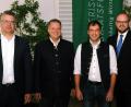Bild: gf
Von links: Philipp Bahnmüller, Martin Neumeyer, Rudolf Zwicknagl, Landrat Andreas Meier und Schnaittenbachs 1. Bürgermeister Sepp Reindl.