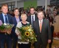 Bild: dob
Realschuldirektor Andreas Meier und Konrektor Kilian Graber (von rechts) müssen zukünftig genauso wie Fördervereinsvorsitzender Martin Hanner und Elternbeiratsvorsitzender Otto Janner (von links) ohne Sekretärin Lydia Karl auskommen.
