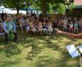 Bild: jr
Höhepunkt am Nachmittag war eine Kinderfahrzeug-Segnung mit Kaplan Dr. Matthias Nowotny (links). Eingeladen dazu hatten die Eltern-Kind-Gruppen mit Leiterin Martina Lang-Scharnagl (rechts).
