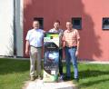 Bild: exb
Bei der Freigabe der neuen E-Ladesäule (von links): Bürgermeister Joachim Neuß, Matthias Schäffner und Hauptamtsleiter Uwe Lindner.