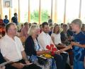 Bild: bey
Die Schulkinder überhäuften Eva Landgraf bei ihrer Verabschiedung mit Lobeshymnen und Geschenken. Die "Gummibärchen" gingen an diesem Tag ausnahmsweise den umgekehrten Weg.