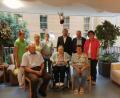 Bild: jzk
Heimleiterin Claudia Heier, Schwager Manfred Müller, zweiter Bürgermeister Hermann Schraml und Schwester Agnes (hinten von rechts) gratulieren Margarete Seidler (vorne Mitte, mit Bruder Hans und Schwägerin Maria Zeitler) zum 80. Geburtstag.