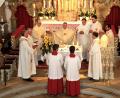 Bild: boj
Dekan Alfons Kaufmann (Mitte) zelebriert in der Pfarrkirche St. Martin Niedermurach das Messopfer mit seinem Stellvertreter Prodekan Herbert Rösl (Dritter von links) und den geistlichen Mitbrüdern im Priesteramt aus den Pfarreigemeinschaften des Dekanats Neunburg/Oberviechtach.