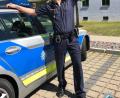 Bild: Polizeipräsidium Oberpfalz
Eine erfrischende Abkühlung. Mit diesem Bild hat das Polizeipräsidium der Oberpfalz für Aufsehen auf Facebook gesorgt.