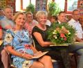 Bild: dob
23 Jahre lang unterrichtet Gabriele Knobel-Berberich (links) in den dritten und vierten Klassen der Grundschule und rüstete die Schüler aus für die weiterführenden Schulen. Fachoberlehrerin Uschi Hecker (Zweite von links) war 43 Jahre lang mit Leib und Seele Fachlehrerin in Waidhaus, Eslarn, Moosbach und zuletzt fünf Jahre regelmäßig auch in Vohenstrauß.