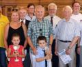 Bild: Wolfgang Steinbacher
Der Rekord von 1986 wurde beim diesjährigen 24-Stunden-Schwimmen nicht geknackt. Mit der Teilnehmerzahl ist der Vorsitzende des Stadtverbands, Norbert Fischer, aber dennoch „sehr zufrieden“ und spricht von einer „stolzen Zahl“. „Da werden nicht viele in Deutschland besser sein.“ Zur Siegerehrung kamen Organisatoren und Sponsoren im Rathaus zusammen.