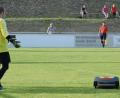 Bild: gb
Tirschenreuths Keeper erhielt im Strafraum Besuch von einem Rasenmäher-Roboter.