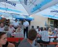 Bild: hme
aufmerksam lauschten die Biergartenbesucher den Ausführungen