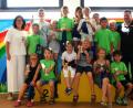 Bild: fpoz
Im Bild die erfolgreichen Teilnehmer des Cube-Kinder- und -Jugend-Triathlons mit Bürgermeisterin Friederike Sonnemann und Olaf Korf vom RSC Marktredwitz.