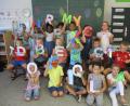 Bild: nn
Das viele Üben hat sich gelohnt. Alle Kinder der beiden ersten Klassen können nun prima lesen und haben dies mit einem tollen Buchstabenfest am Schuljahresende gefeiert.