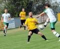 Bild: heh
Der SV Poppenreuth verlor das erste Heimspiel gegen den VfR Katschenreuth mit 2:3. Hier klärt Gästespieler Maximilian Böttcher (rechts) gegen Skerdilaid Curri.