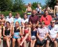 Bild: ohr
Zum elften Mal in Folge richtete der Zweckverband Freizeit- und Erholungszentrum Perschen die „Perschener Schwimmmeisterschaften“ aus. Die Organisation der Wettkämpfe oblag Konrektorin a.D. Heidi Schwendner (vorne Zweite von rechts). Stellvertretender Vorsitzender Richard Tischler (vorne links) zeichnete die Erstplatzierten in der Einzelwertung und in den Staffelläufen aus. Der Kreisobmann für Schwimmen, Peter von der Sitt (hinten Zweiter von rechts) und die pensionierten Lehrkräfte Christa Schwaiger, Winfried Schwarz (hinten links), Ewald Eicher (hinten rechts) und Manfred Schwendner (vorne rechts) wirkten als Kampfrichter.


.