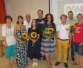 Bild: is
Rektorin Ulrike Neiser (von links), Martha Zintl, Uwe Prösl, Johanna Pöllmann, Maximilian Melchner, Konrektorin Eva Maria Ficker, Schulverbandsvorsitzender Werner Walberer, Elternbeiratmitglied Andreas Reindl und Maria Busch stellen sich zum gemeinsamen Erinnerungsfoto zusammen.