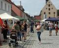 Bild: abu
Die Standbetreiber bieten beim Annamarkt auf dem Marktplatz große Vielfalt an.
