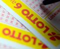 Bild: Inga Kjer/dpa
Ein Lotto-Spieler aus dem Landkreis Tirschenreuth darf sich über 77.777 Euro freuen.