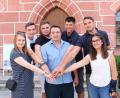 Bild: paf
„Wir wollen da rein!“: Die Junge Union um (von links) Marlis Stubenvoll, Dominik Herl, Martin Morgenschweis, Vorsitzenden Maximilian Klose, Geschäftsführer Tobias Neidel, Stadtrat Florian Bart und Saroop Sawhney wollen zur Stadtratswahl mit einer eigenen Liste und dem Ziel antreten, die Stadtpolitik zu verjüngen.