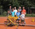 Bild: bey
Die Kinder machen beim Schnuppertraining erste Gehversuche auf dem Tennisplatz.