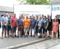 Bild: hcz
Mitarbeiter und Ehrengäste begehen gemeinsam das 50-jährige Bestehen der Flussmeisterstelle des Wasserwirtschaftsamts mit Hauptflussmeister Stefan Grünauer (Dritter von rechts).