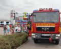 Bild: aub
Das Hallenfest der Feuerwehr Nabburg stand ganz im Zeichen der Nachwuchsförderung. Heiß begehrt war neben der Riesen-Hüpfburg auch eine Tour im Feuerwehrauto: Einsteigen und "Ausfahrt frei!"